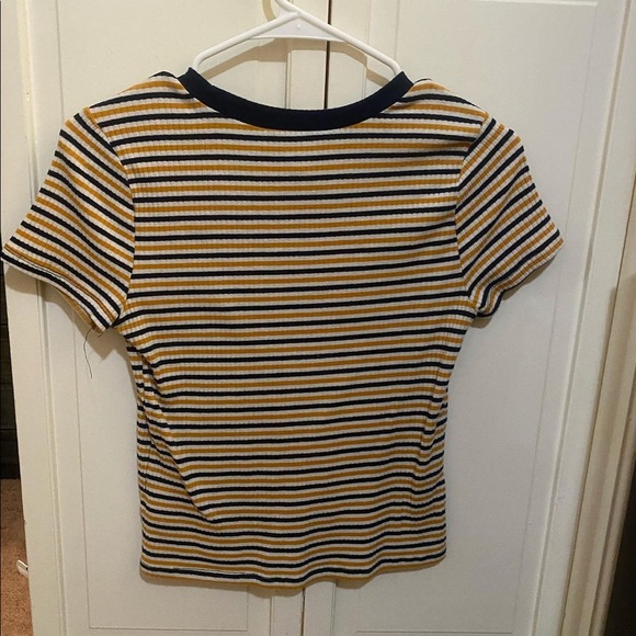 Top - Picture 2 of 2